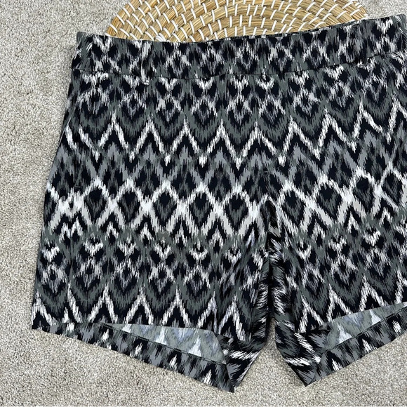 Spanx Sunshine Shorts Pull On 4" UPF 50+ Quick Dry in Grey Ikat Size M - Picture 4 of 13